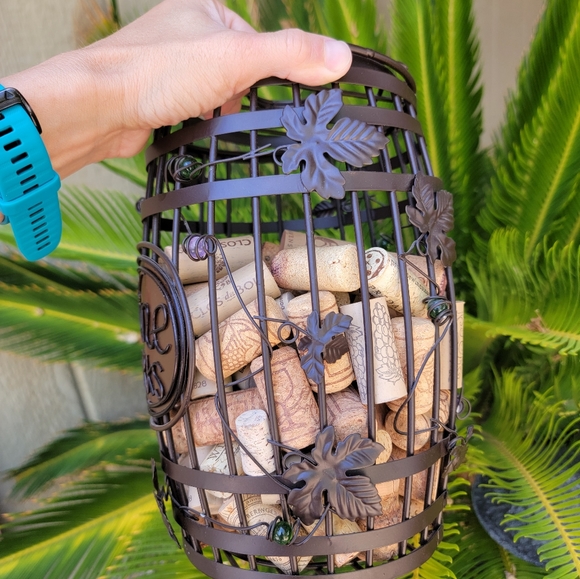 Wine Cork Holder - Metal Home Decor for Kitchen - Cute Barrel Vine - Picture 4 of 8